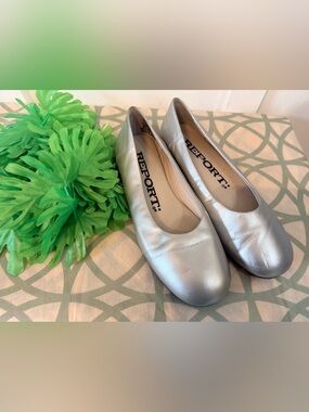💫4/$25 • Report Vintage 80’s Metallic Silver Round Toe Ballet Flats
